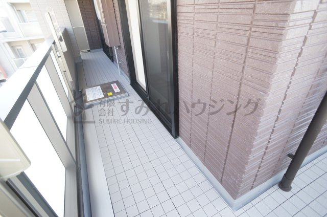 シャーメゾン　エクラージュ　中山寺南のバルコニー