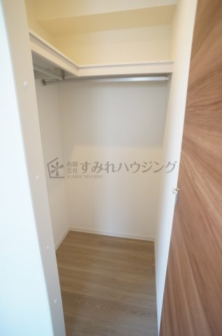 シャーメゾン　エクラージュ　中山寺南の収納