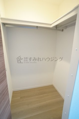 シャーメゾン　エクラージュ　中山寺南の収納