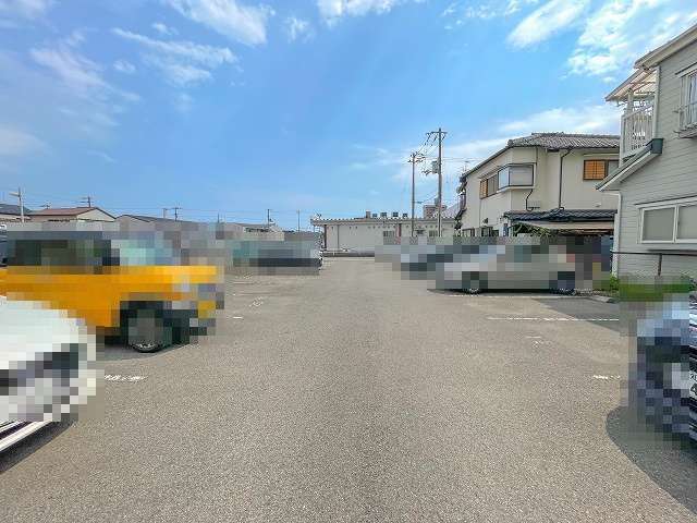 プラテリア・Nの駐車場|駐車場に車を止められます