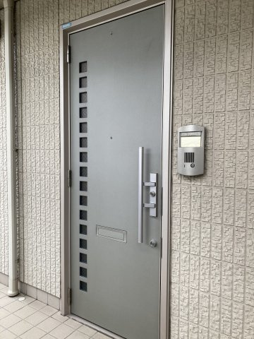 サンノーブルの玄関