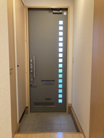 サンノーブルの玄関