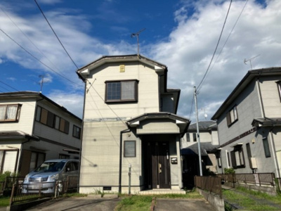 【外観】 | 大津市仰木の里東8丁目11-27　中古戸建 | リフォーム前の外観写真（2022年11月下旬：外壁塗装完了予定）