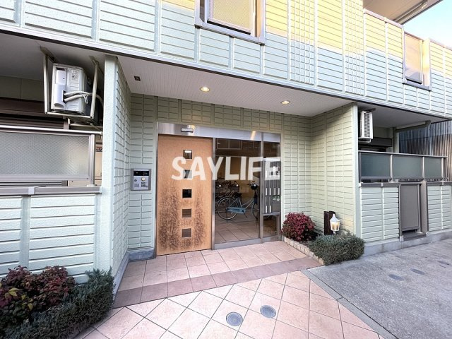 アダージェ小路のエントランス