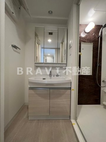 アドバンス上町台シュタット　BRAVI不動産の独立洗面台|【アドバンス上町台シュタット】独立洗面化粧台付き