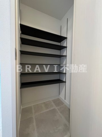 アドバンス上町台シュタット　BRAVI不動産の収納|【アドバンス上町台シュタット】シューズボックス