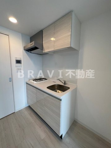 アドバンス上町台シュタット　BRAVI不動産のキッチン|【アドバンス上町台シュタット】コンパクトなキッチンで掃除もラクラク