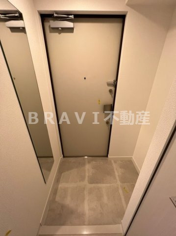 アドバンス上町台シュタット　BRAVI不動産の玄関|【アドバンス上町台シュタット】きれいな玄関です