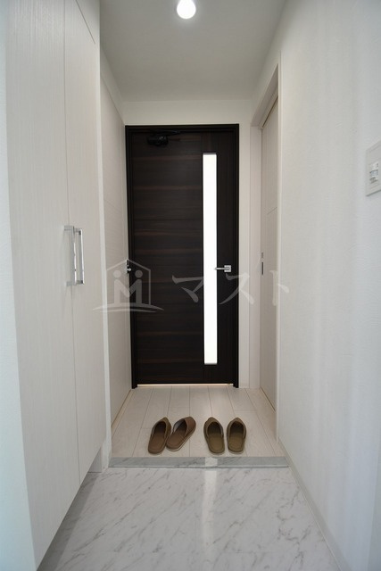 プライマル南森町の玄関