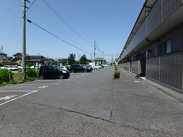 西皆生スカイタウンB棟の駐車場