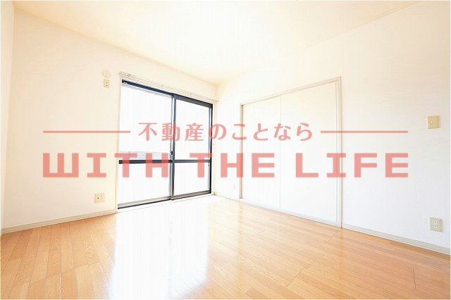 グリーンエクセル小森野B【キャッシュバック対象物件】の洋室|広々とした洋室です