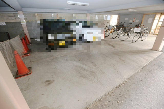 【駐車場】