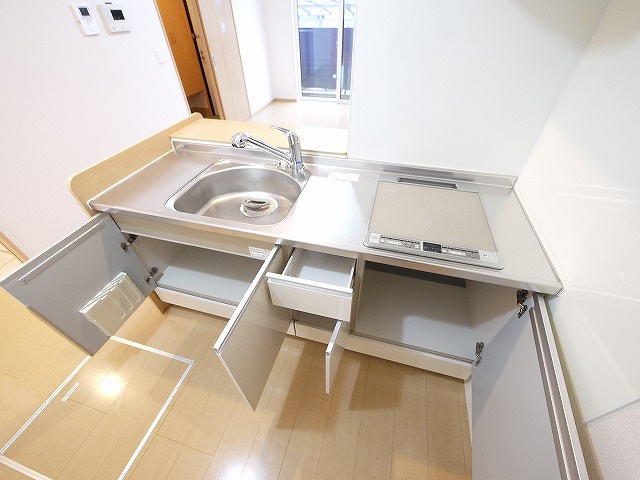 ヴィラ　ウェストⅡのキッチン|お料理しやすいキッチンです