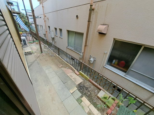 つつじ借家の庭