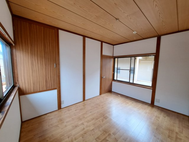 つつじ借家の洋室