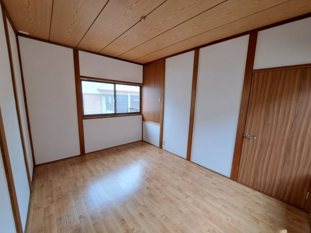 つつじ借家の洋室