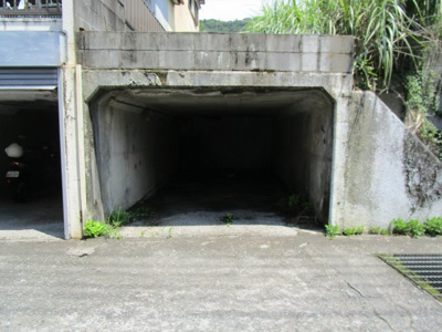 【外観】 | 高知市十津１丁目　売り土地　30坪 | 堀車庫があります。