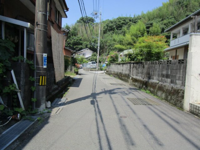 【前面道路含む現地写真】 | 高知市十津１丁目　売り土地　30坪 | 南の前面道路西向