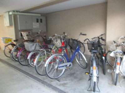【その他共用部分】 | デルフィーノ上新庄 | たくさん置ける自転車置場です