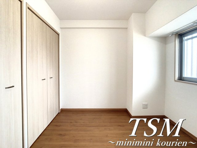 彩テラスの洋室