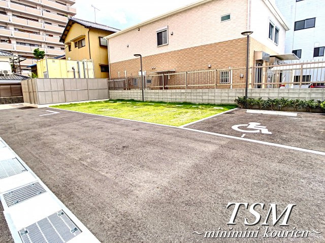 彩テラスの駐車場