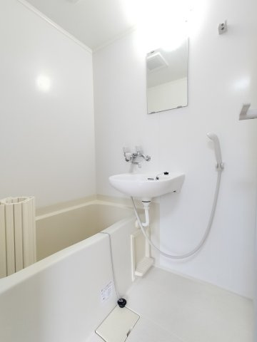 【浴室】 | バス、トイレ別々です。