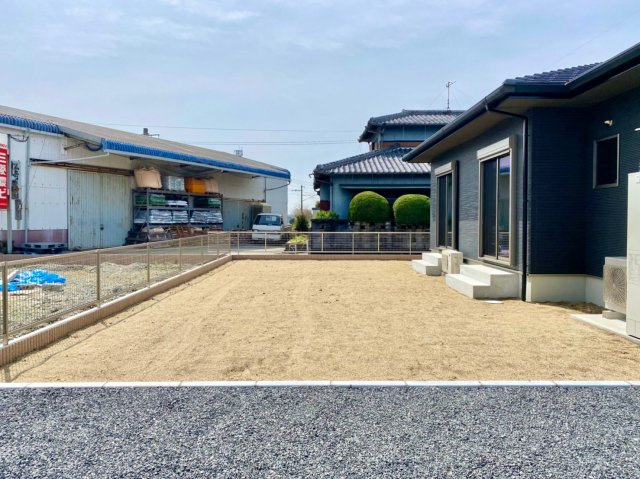 みやま市瀬高町小川の新築一戸建の駐車場|駐車場があるので、車を買う予定の方も安心です