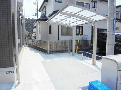 【その他共用部分】 | シャインコート | 屋根付きの駐輪場で雨が降っても大切な自転車が濡れなくてすみますね♪駅から自転車もおすすめです！