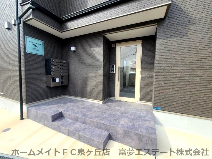 エステイトE泉大津のエントランス