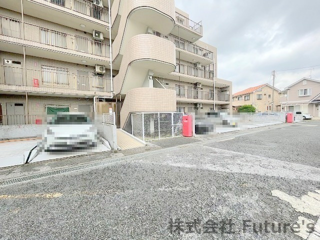 セントラルコート吉川の駐車場|駐車場の写真になります。