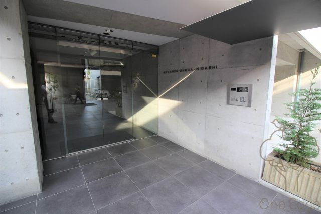 アドバンス・梅田東のエントランス