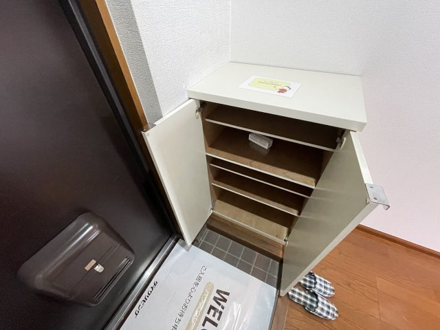 YRレジデンスの玄関