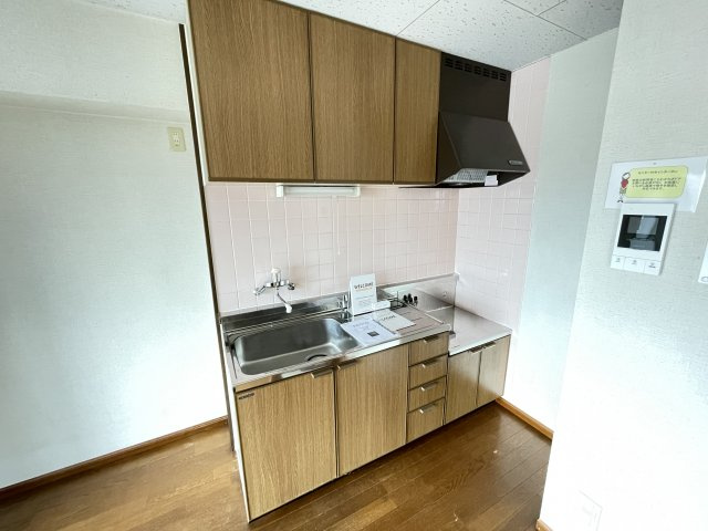 YRレジデンスのキッチン|別号室別間取りの参考写真です