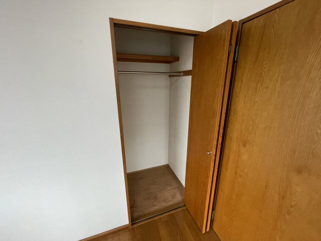 YRレジデンスの収納|別号室別間取りの参考写真です