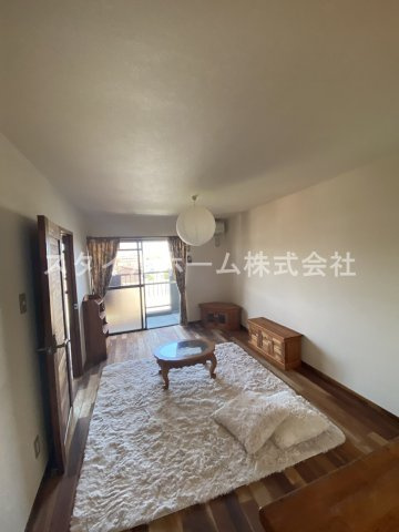 【居間・リビング】 | ユトリロ東幸 | 別部屋写真です。