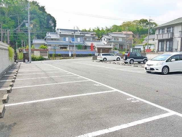 すいえん駐車場の外観