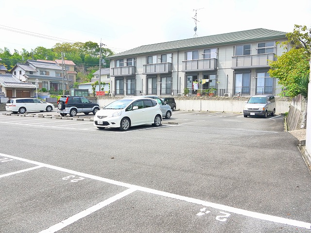 すいえん駐車場の外観