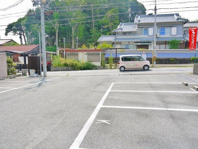 すいえん駐車場の外観
