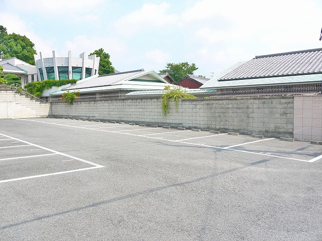 すいえん駐車場の外観