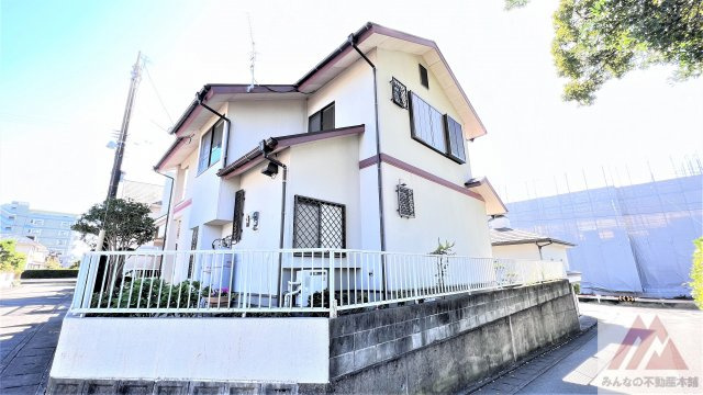 久留米市西町の中古一戸建の前面道路含む現地写真