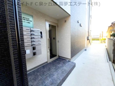 【エントランス】 | レヴール鳳南