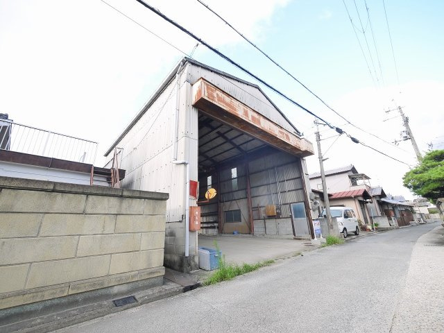 森本倉庫の外観