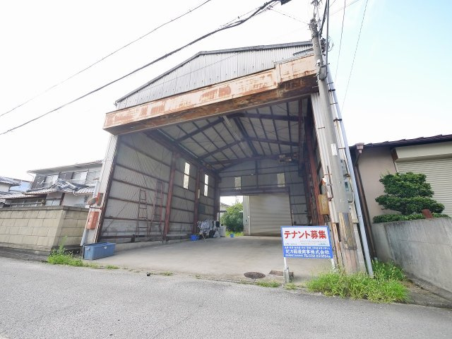 森本倉庫の外観