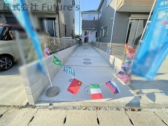 八潮市古新田　新築戸建　全2棟　2号棟の駐車場|カースペースは縦列2台駐車可能です！（車種による）