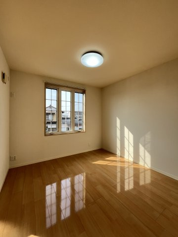 プレステージ東福原の洋室