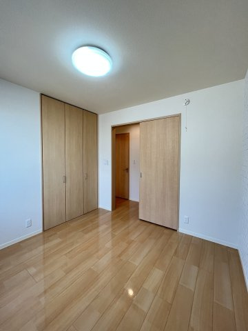 プレステージ東福原の洋室