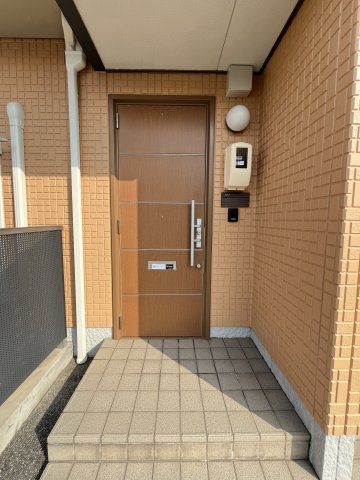 プレステージ東福原の玄関