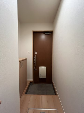 プレステージ東福原の玄関