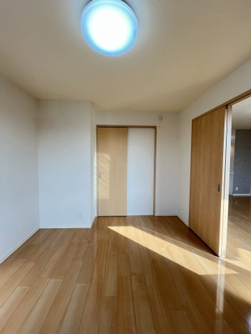 プレステージ東福原の洋室