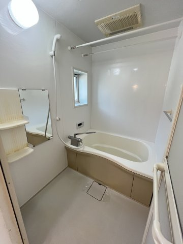 プレステージ東福原の浴室